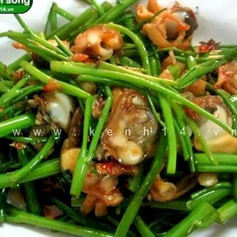 Hình ảnh Sò Lông Xào Rau Muống