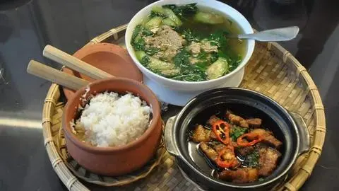 Hình ảnh Sườn non kho + cơm +canh 