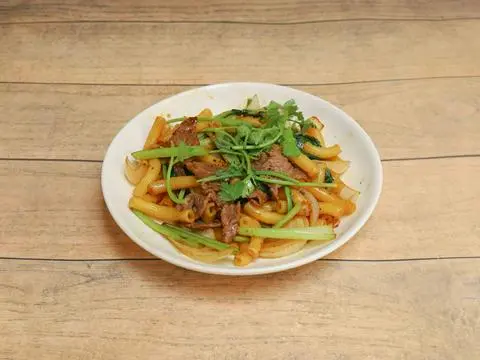 Hình ảnh Nui xào bò