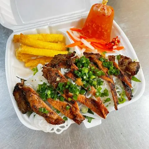 Hình ảnh Bún sườn nướng bánh tráng giòn