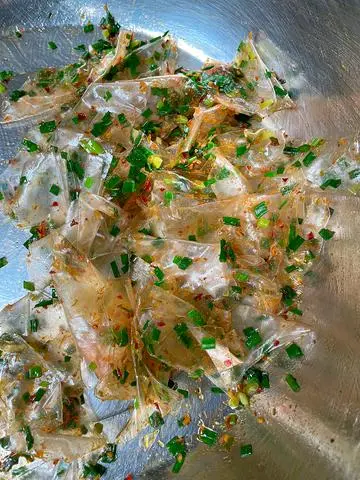 Hình ảnh Bánh Tráng Phơi Sương Trộn Mỡ Hành