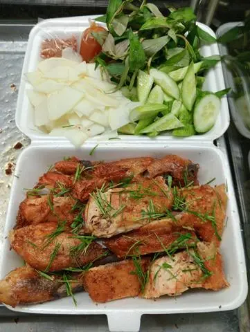 Hình ảnh Gà ta nướng 1 con