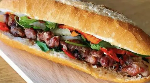 Hình ảnh Bánh mì thịt xiên nướng