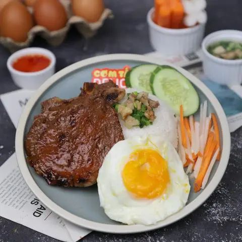 Hình ảnh Cơm Tấm Sườn Ốp La