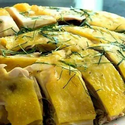 Hình ảnh Gà Luộc Nửa Con