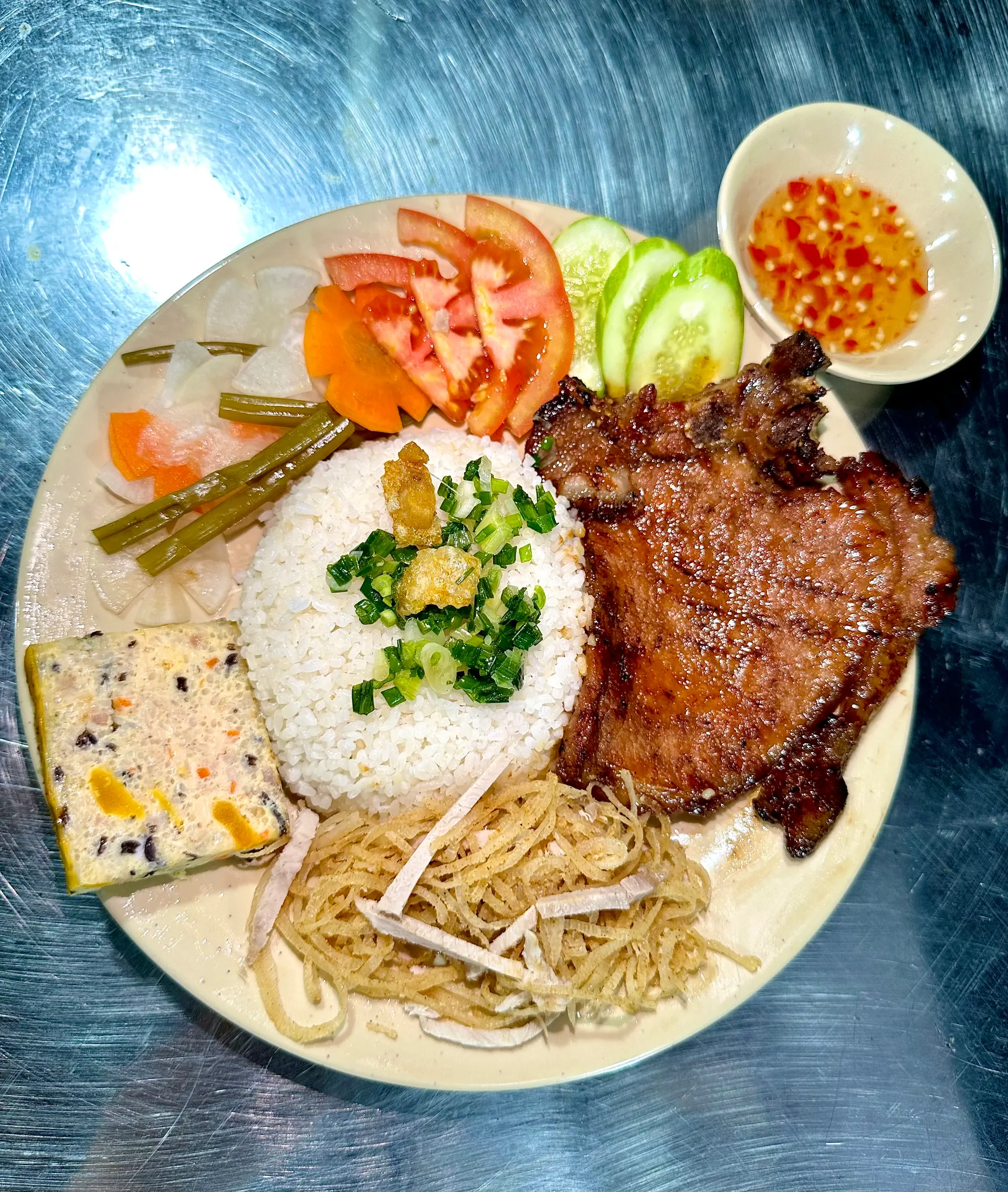 Hình ảnh Cơm tấm sườn - bì - chả
