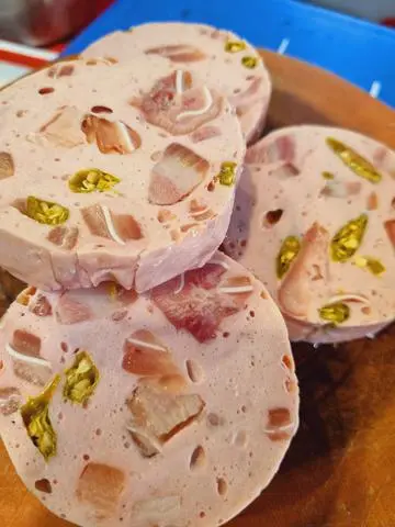 Hình ảnh Nguyên Đòn Chả Gân Ớt Xiêm Cay 500gr