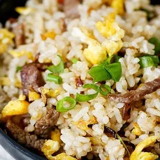 Hình ảnh cơm chiên bò trứng thịt bằm