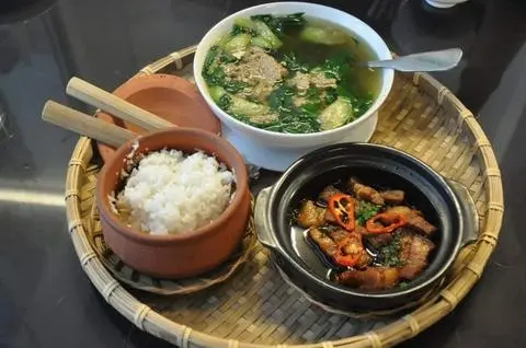 Hình ảnh Cá bống kho + cơm +canh