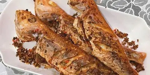 Hình ảnh Cá hường muối sả chiên+ cơm +canh 