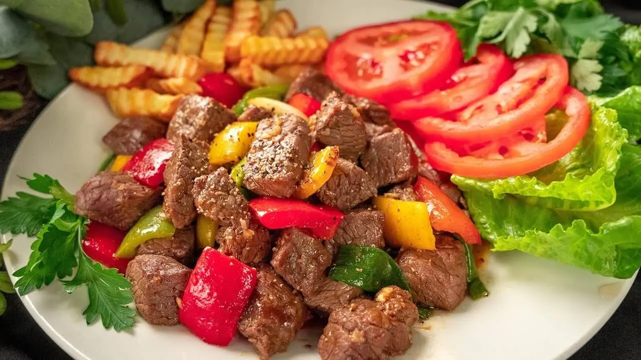 Hình ảnh Bò lúc lắc khoai tây chiên