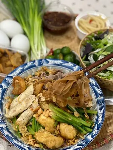 Hình ảnh Bánh Đa Cua Trộn 