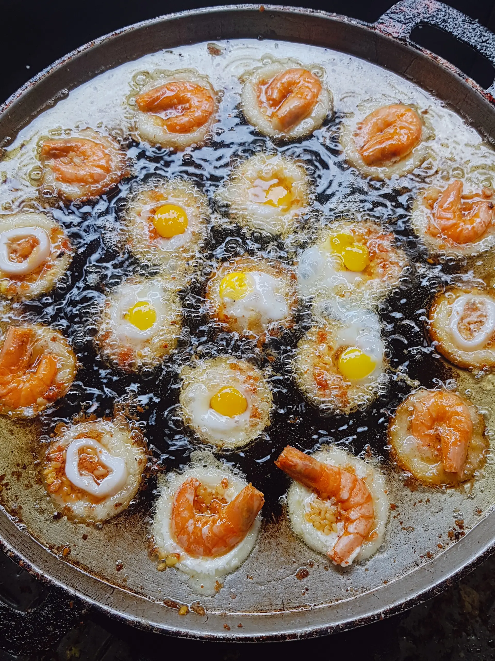 Hình ảnh 4 bánh khọt tôm và  4 bánh khọt trứng