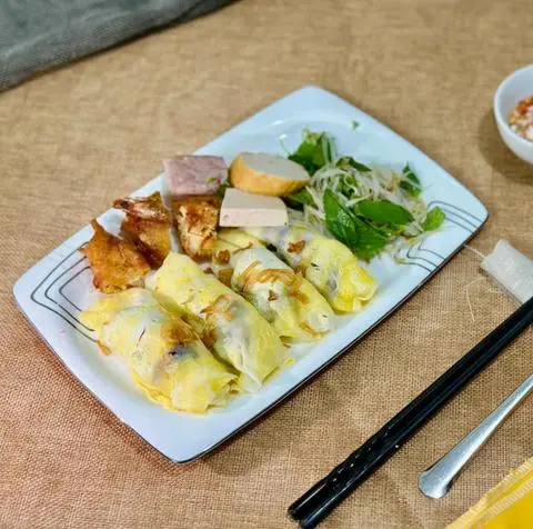 Hình ảnh Bánh cuốn trứng đặc biệt