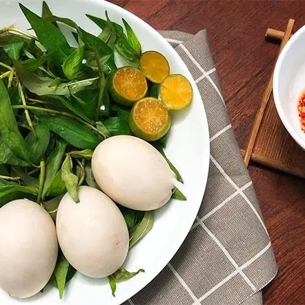 Hình ảnh Hột vịt lộn truyền thống - 2 trứng