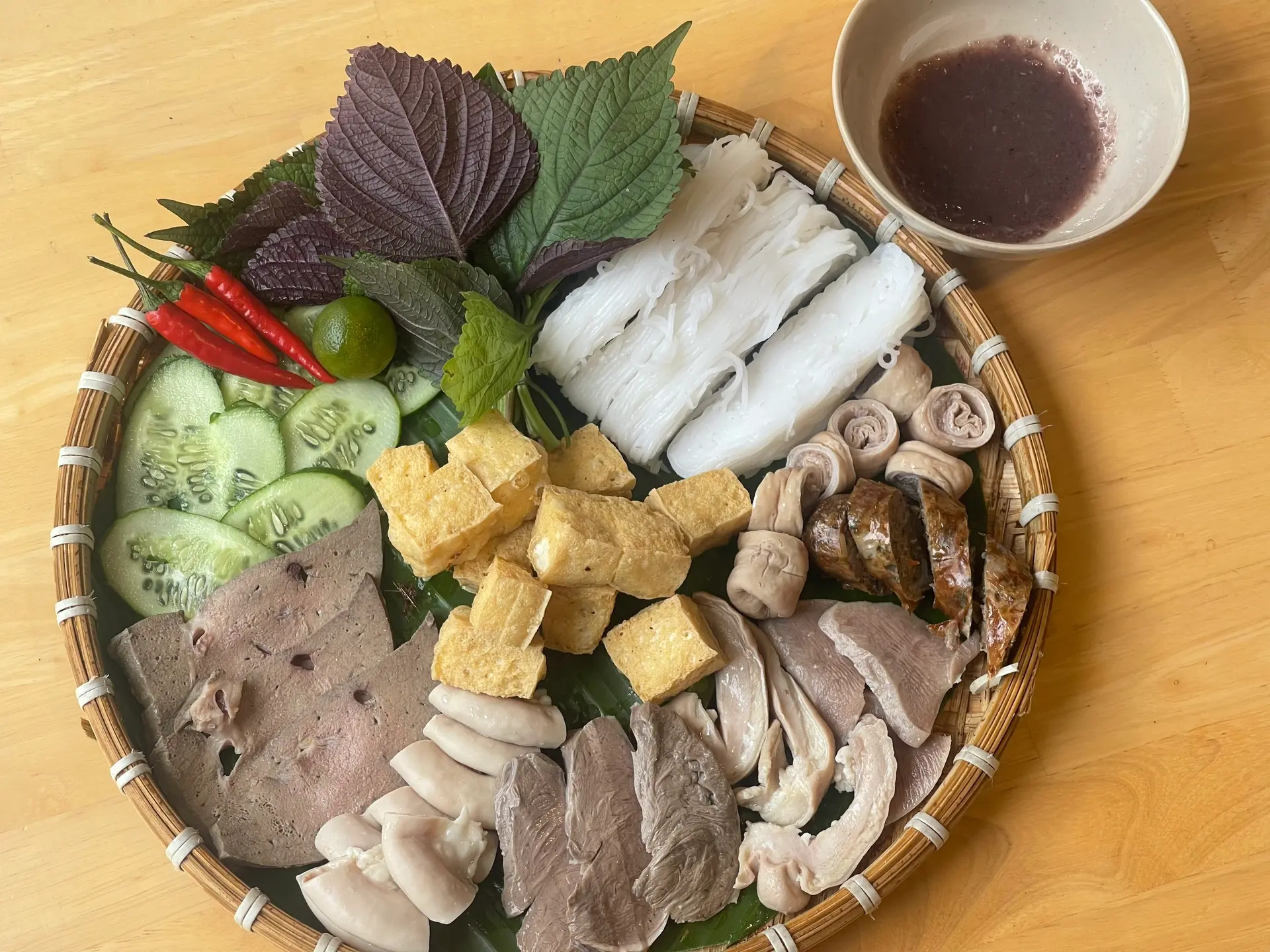 Hình ảnh Bún Đậu Lòng Thập Cẩm Luộc