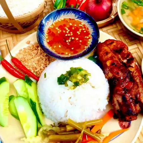 Hình ảnh Cơm tấm sườn cây - soup