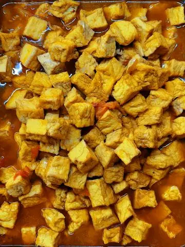Hình ảnh Cơm Đậu Hủ Bi Sốt Cà & Rau 
