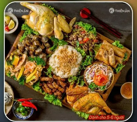 Hình ảnh Mâm gà lợn 9 món