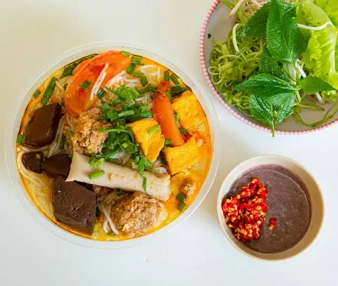 Hình ảnh BÚN RIÊU CHẢ