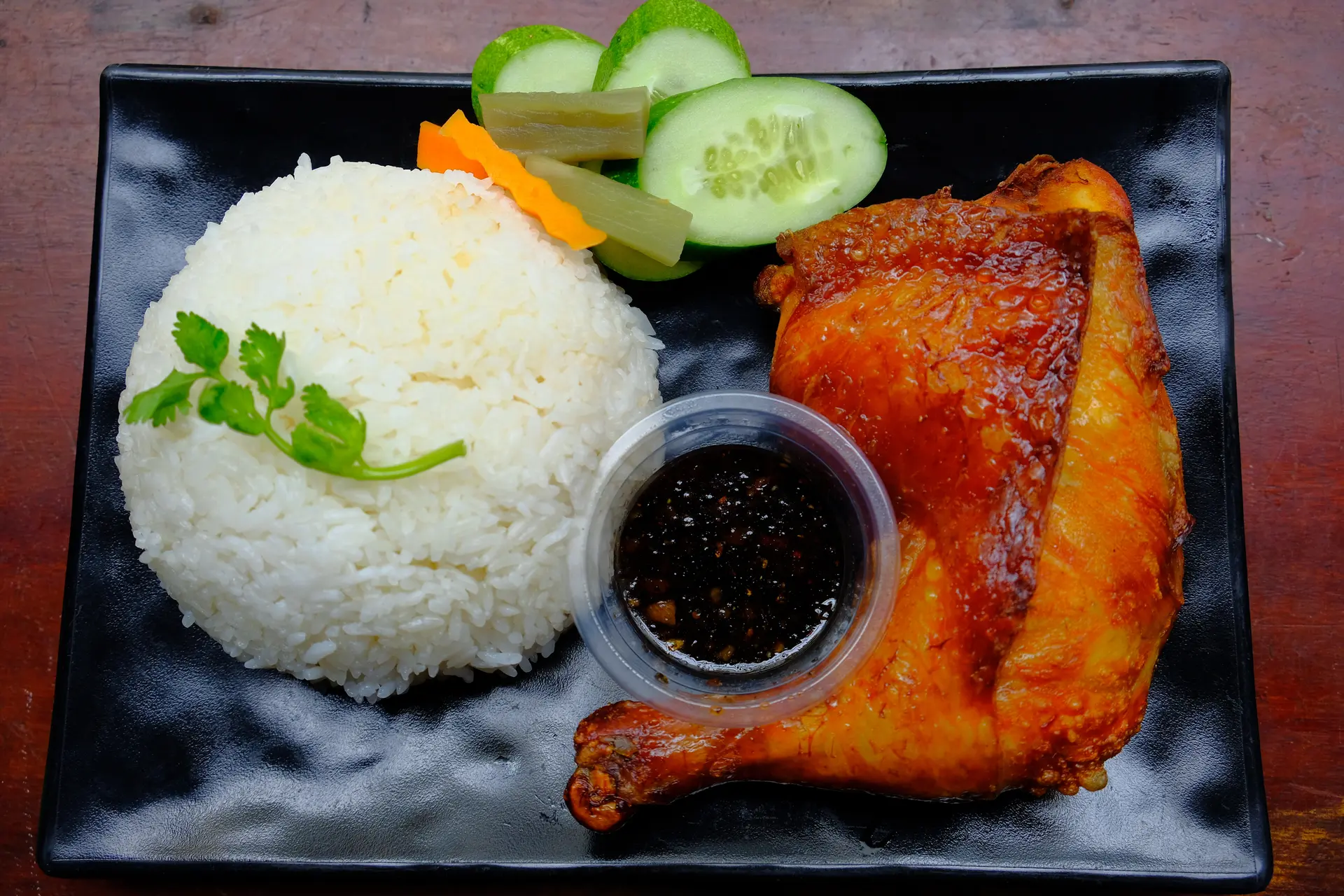 Hình ảnh Cơm gà quay Sốt Tiêu Đen