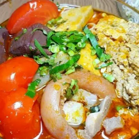 Hình ảnh bún riêu cua chả Huế 