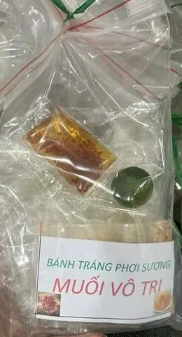 Hình ảnh Bánh tráng muối vô tri