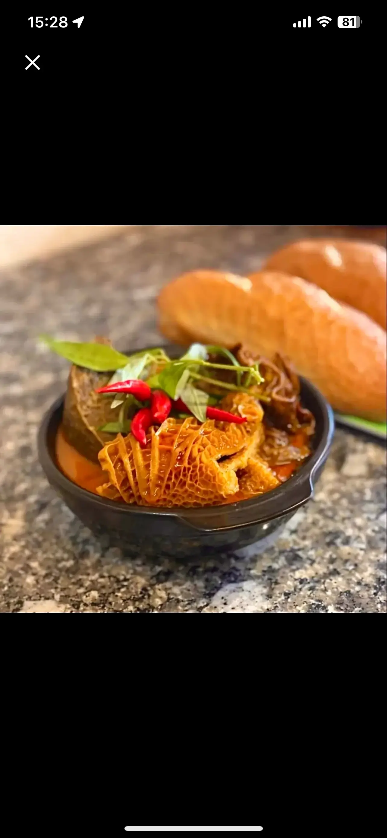 Hình ảnh phá lấu bánh mì phần lớn