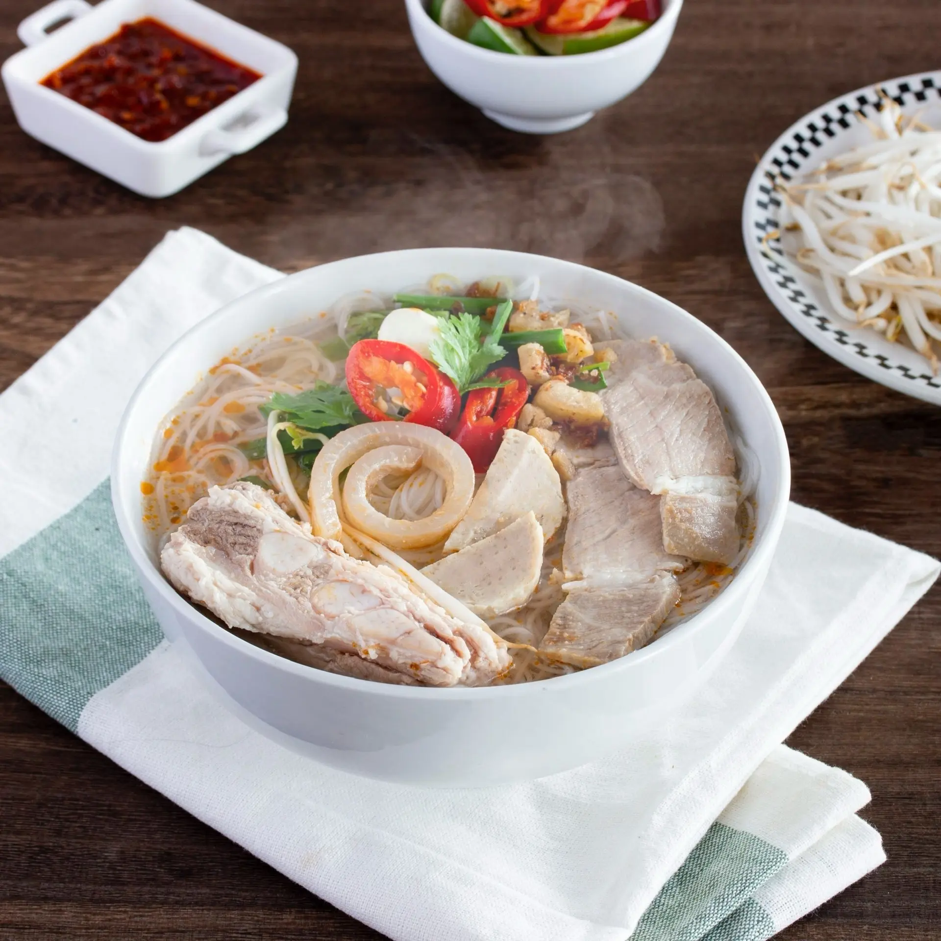 Hình ảnh Hủ tiếu thập cẩm sườn sụn