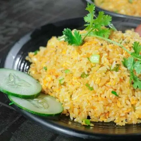 Hình ảnh Cơm chiên trứng + bò xào cải