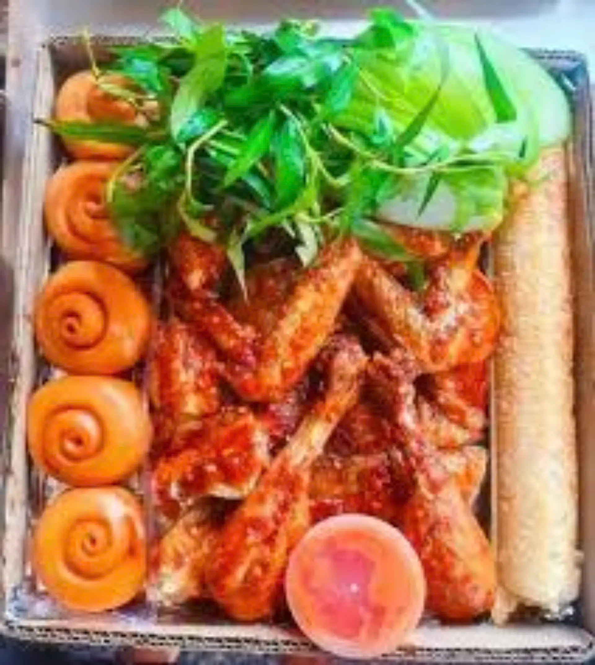 Hình ảnh COM BO 1 gà ta nướng +5 bánh bao+ 1 ống cơm lam