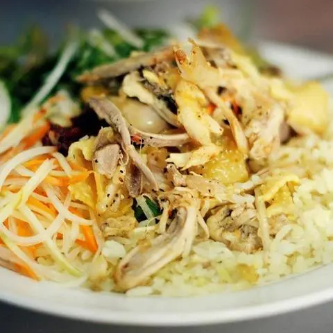 Hình ảnh Cơm chiên gà xé sốt ngũ vị