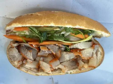 Hình ảnh Bánh mì Thịt Ba rọi