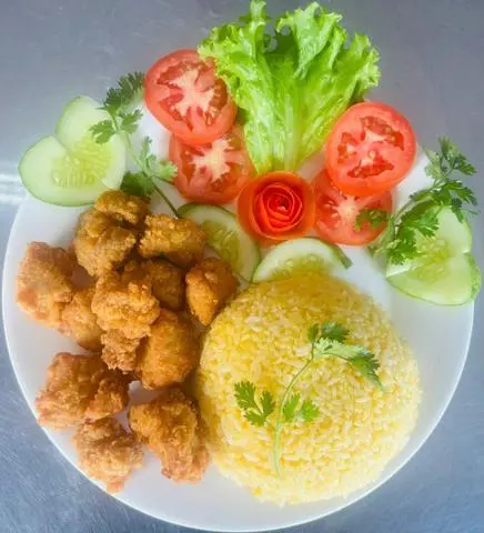 Hình ảnh cơm chiên gà viên popcorn 