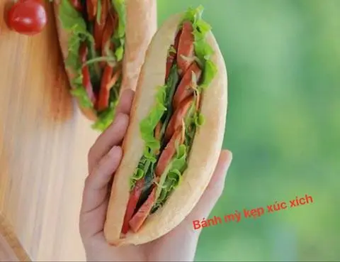 Hình ảnh Bánh Mỳ xúc xích + trứng