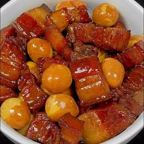 Hình ảnh Thịt Kho Trứng Cút