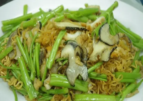 Hình ảnh Ốc giác xào mì