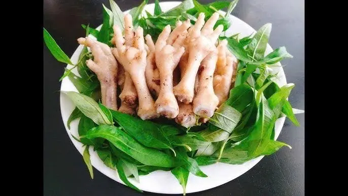 Hình ảnh 5 cặp chân gà ta trộn gỏi