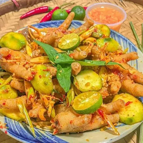 Hình ảnh Chân gà có xương sốt sate