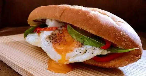 Hình ảnh Bánh mì trứng ốp la