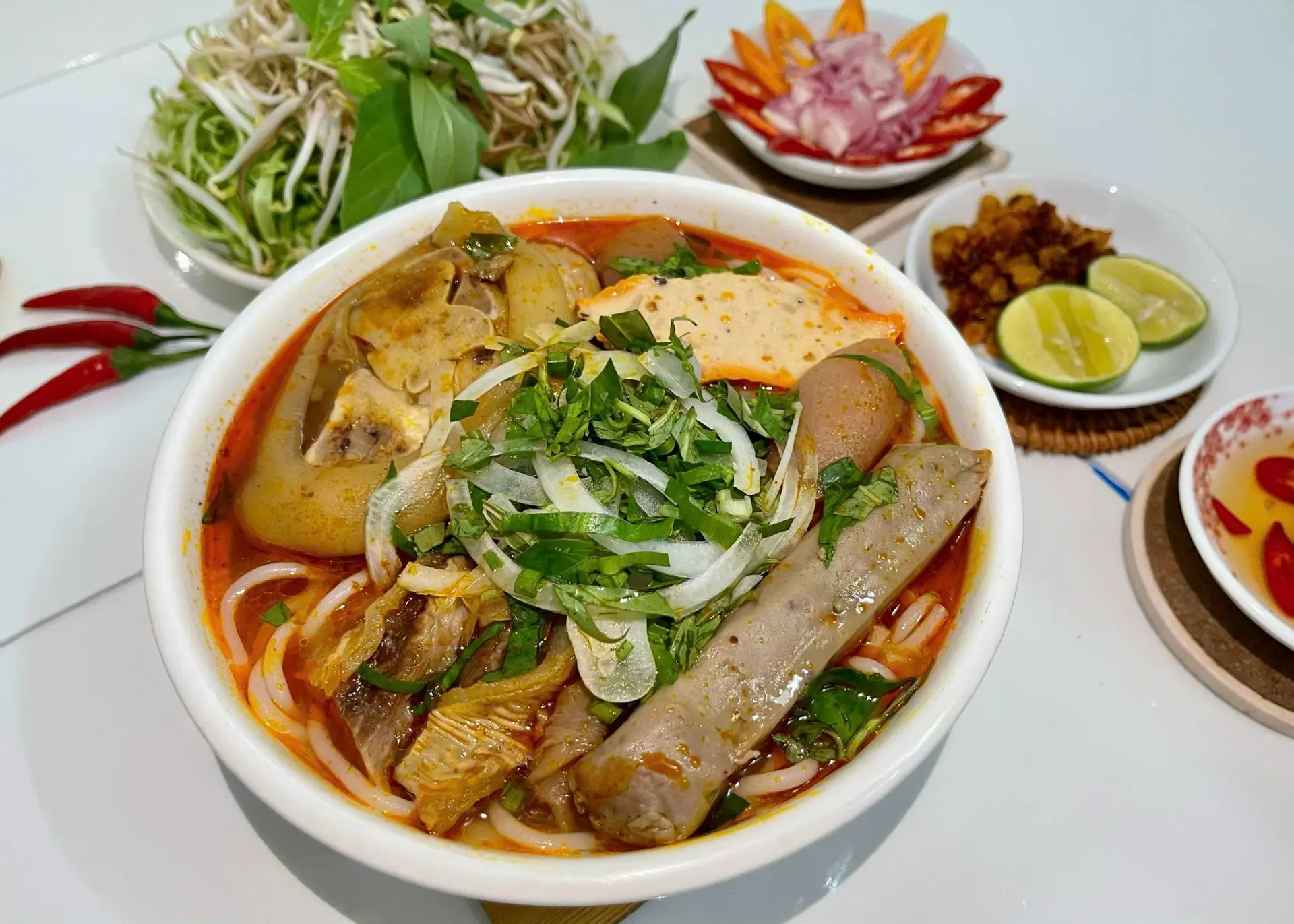 Hình ảnh 09 - Bún bò giò heo - chả