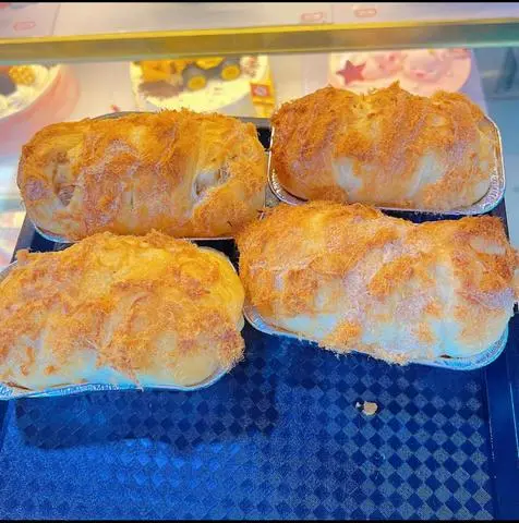 Hình ảnh Bánh mì phô mai gà cay