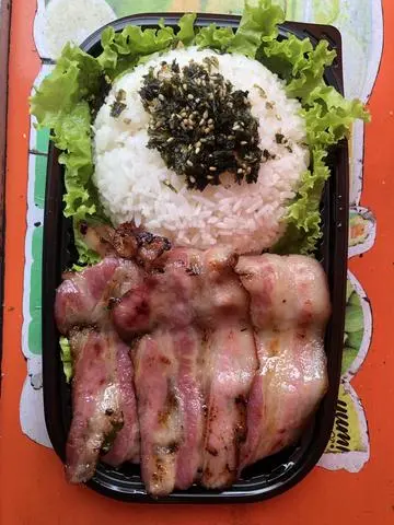 Hình ảnh cơm thịt xông khói 