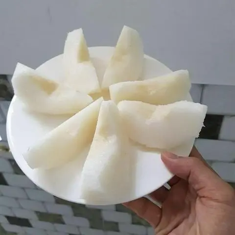 Hình ảnh Lê bổ miếng