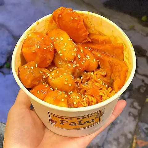 Hình ảnh Đặc biệt - nửa vắt mì
