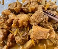 Hình ảnh Cơm gà kho gừng