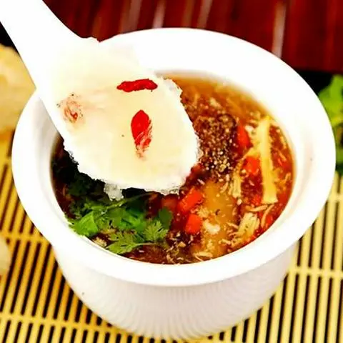 Hình ảnh Súp tổ yến, gà xé - yến tươi