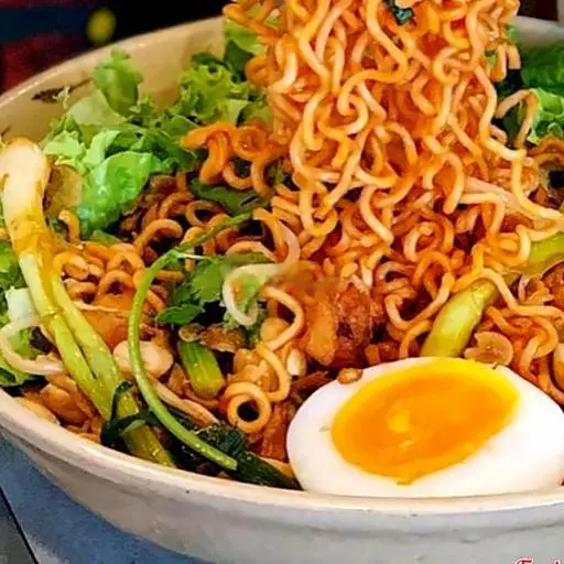 Hình ảnh Mì Trộn Bò Trứng