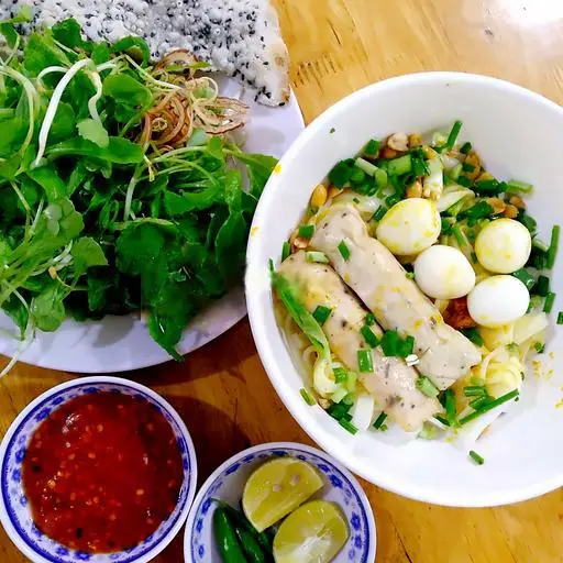 Hình ảnh Mì Quảng Chả + Trứng Cút