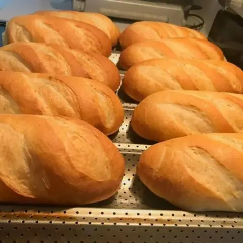 Hình ảnh Bánh mì không